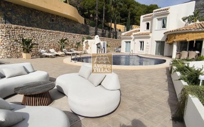  Fantástica villa con vistas panorámicas al mar.